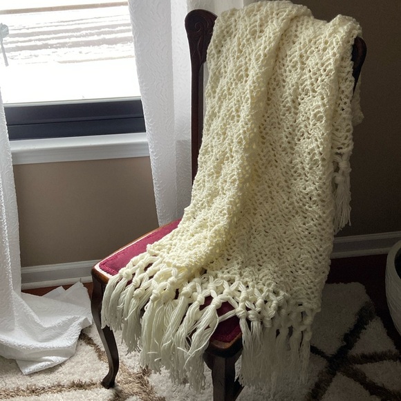 Handmade Beige Crochet Throw Blanket - Picture 1 of 3